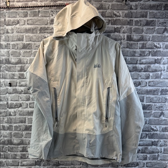 REI Jackets & Blazers - REI beige / Gray‎ Hooded Raincoat
